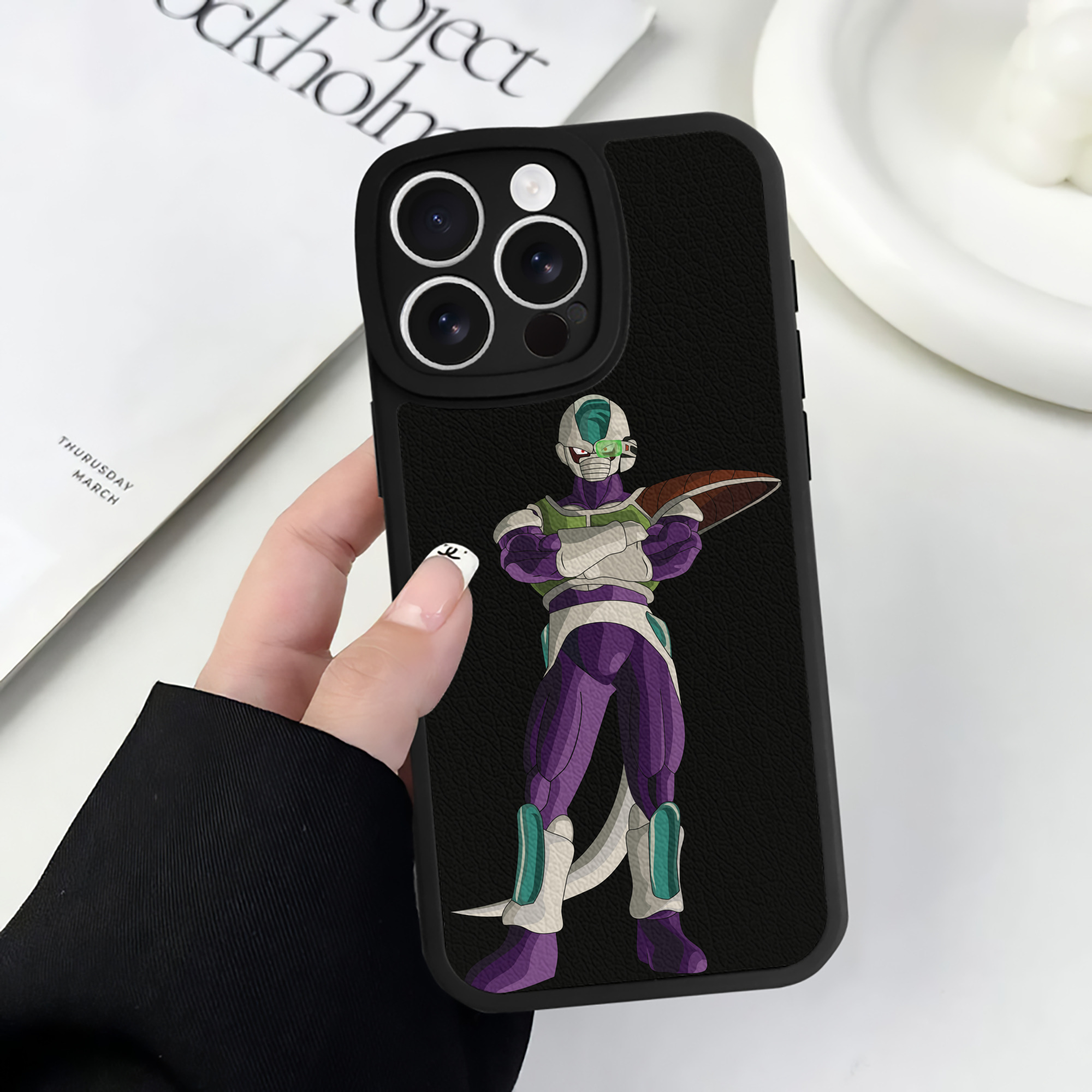 （画像用） ドラゴンボール フリーザ DRAGON BALL Frieza 【iPhone 16シリーズ対応】シリコンスマホケース（レザー調） 材質：シリコン